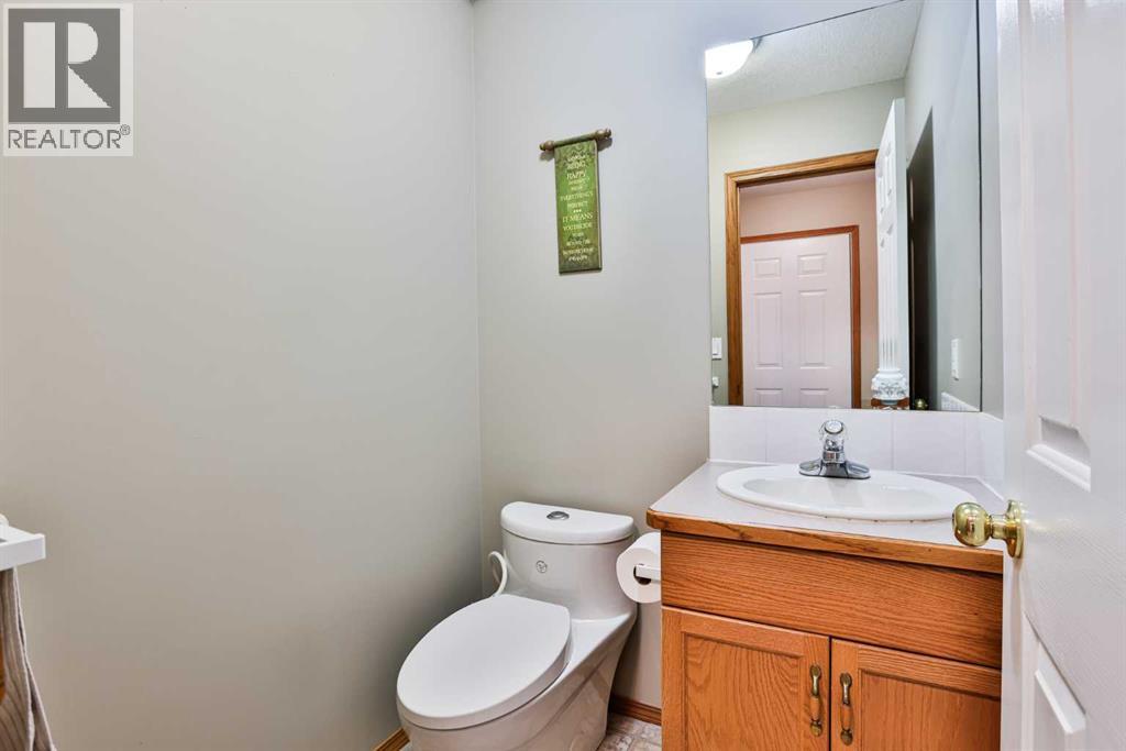 9 Fairmont Bay S, Lethbridge, Alberta  T1K 7J4 - Photo 10 - A2300555