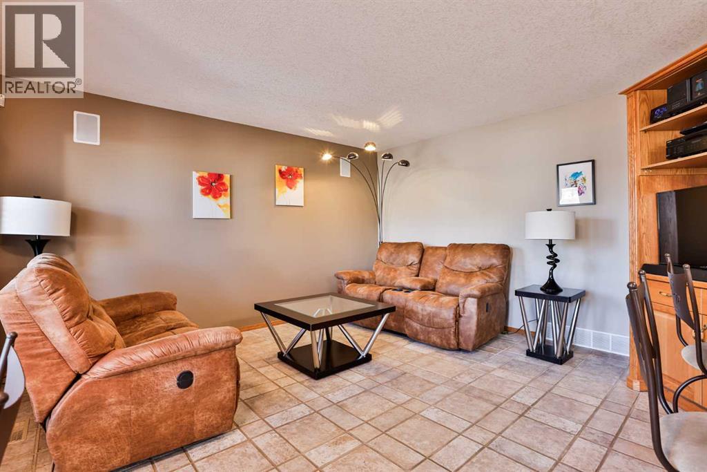 9 Fairmont Bay S, Lethbridge, Alberta  T1K 7J4 - Photo 11 - A2300555