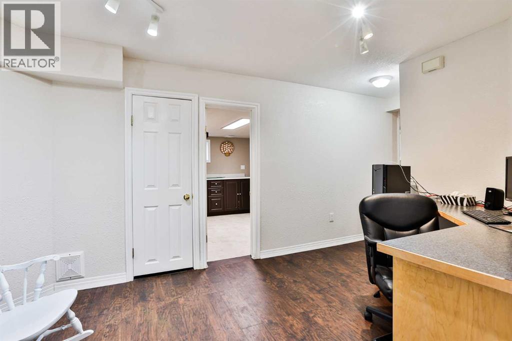 9 Fairmont Bay S, Lethbridge, Alberta  T1K 7J4 - Photo 25 - A2300555