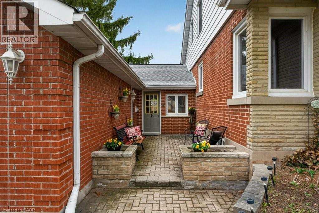 57 Park Avenue E, Burlington, Ontario  L7T 1Y2 - Photo 3 - 40819035