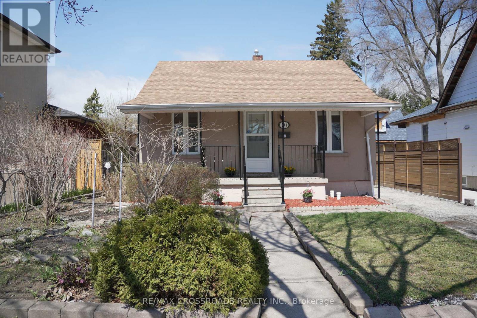 30 Hearst Circle, Toronto, Ontario  M6M 2T7 - Photo 2 - W13024378