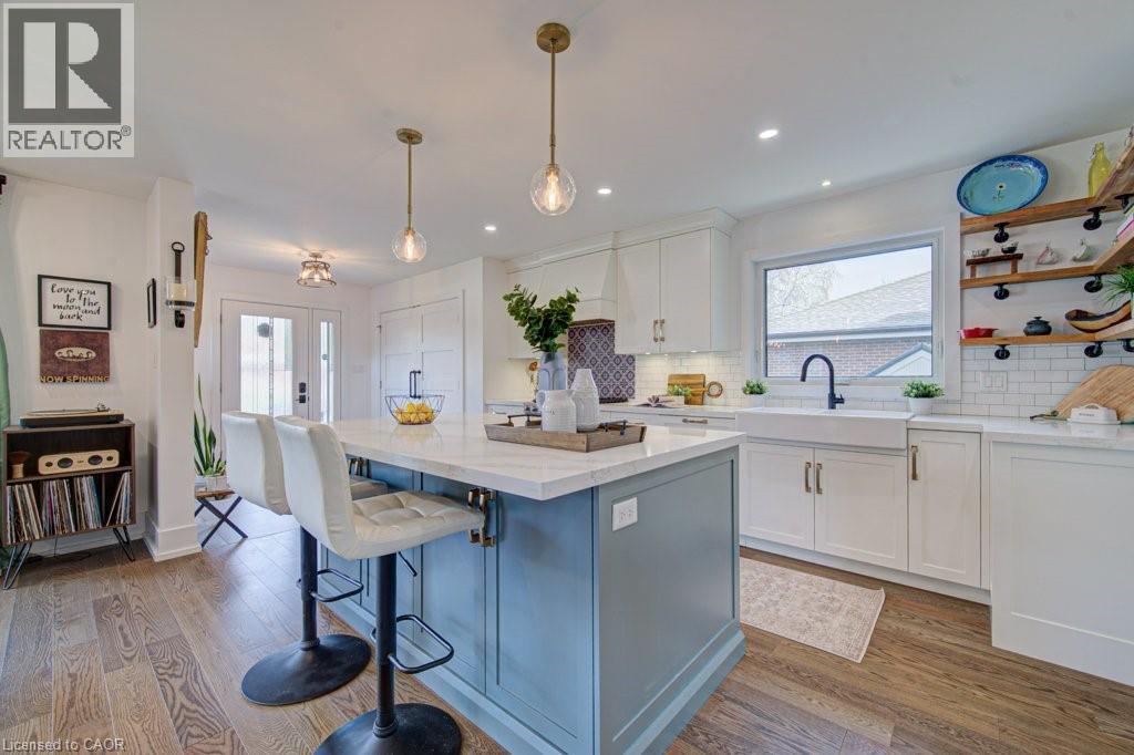 1486 Augustine Drive, Burlington, Ontario  L7P 2N2 - Photo 3 - 40820781