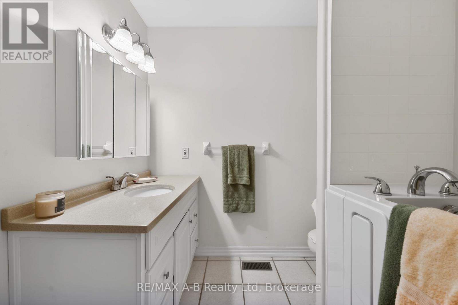 23 - 24 Griffiths Drive, Brant, Ontario  N3L 4C5 - Photo 14 - X13024984