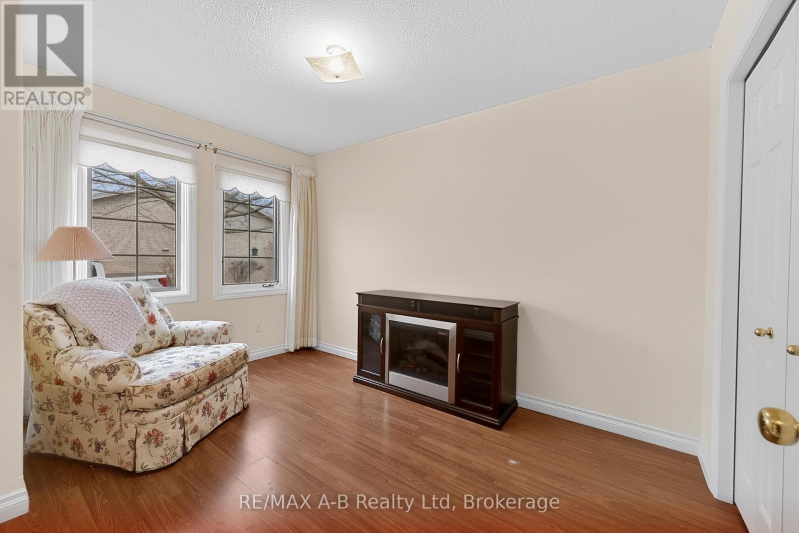 23 - 24 Griffiths Drive, Brant, Ontario  N3L 4C5 - Photo 3 - X13024984