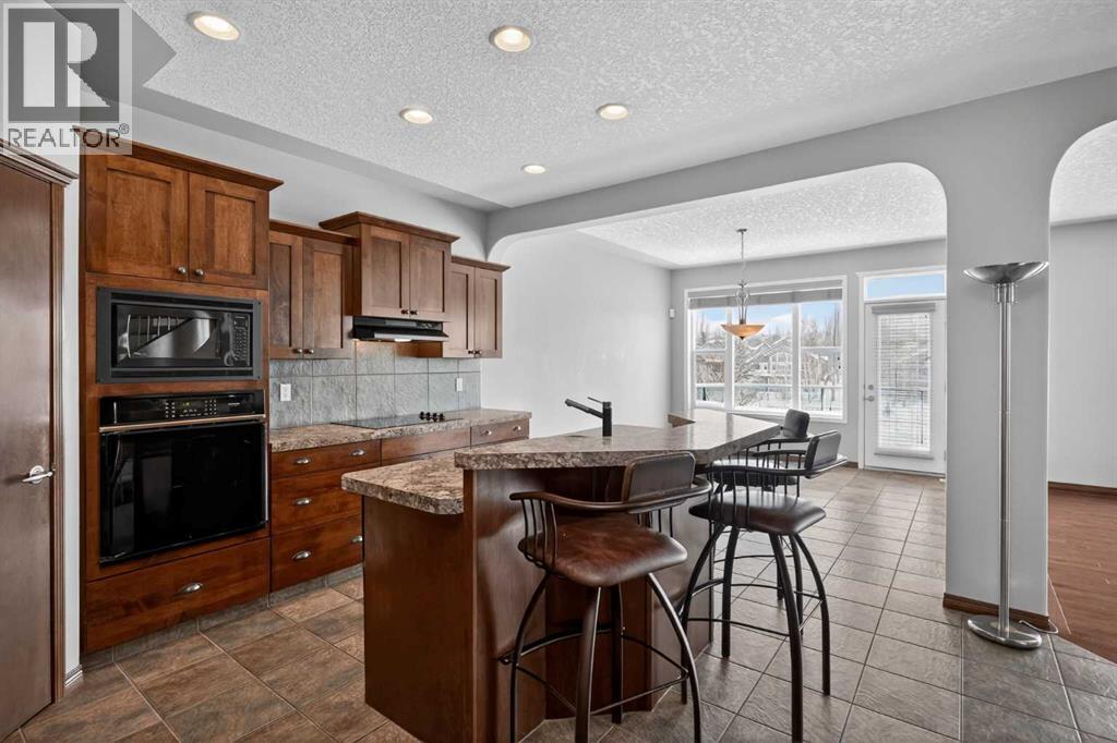 70 Panatella Circle Nw, Calgary, Alberta  T3K 5Z7 - Photo 2 - A2301330