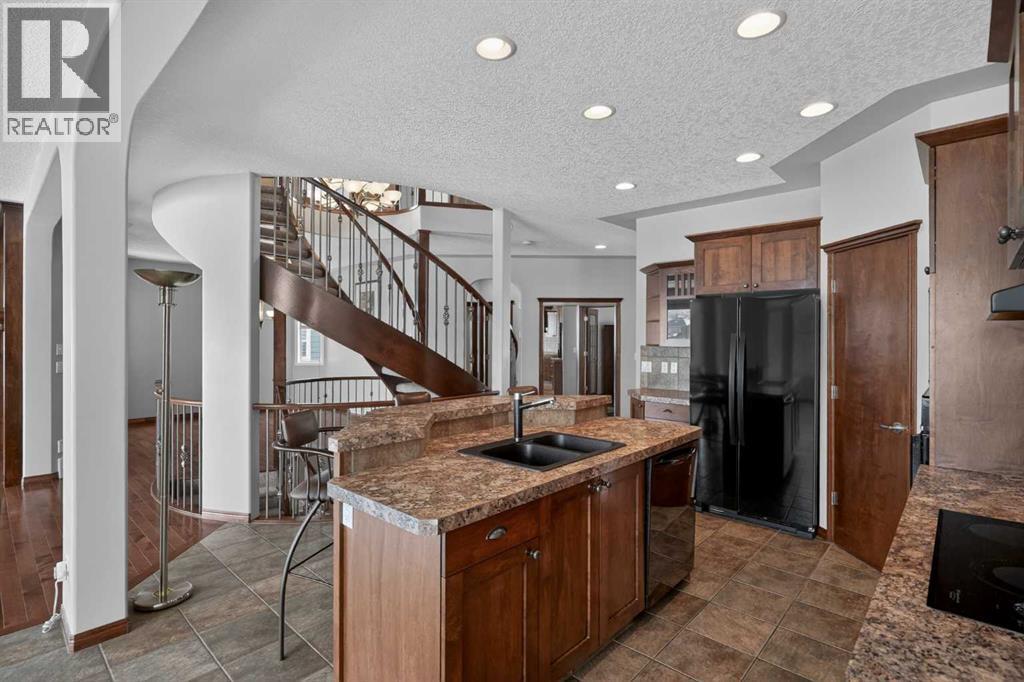 70 Panatella Circle Nw, Calgary, Alberta  T3K 5Z7 - Photo 12 - A2301330