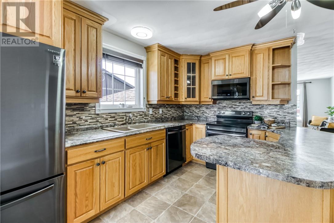 4680 Frontenac Crescent, Val Therese, Ontario  P3P 1S3 - Photo 12 - 2127187