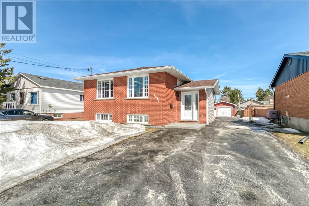 4680 Frontenac Crescent, Val Therese, Ontario  P3P 1S3 - Photo 2 - 2127180