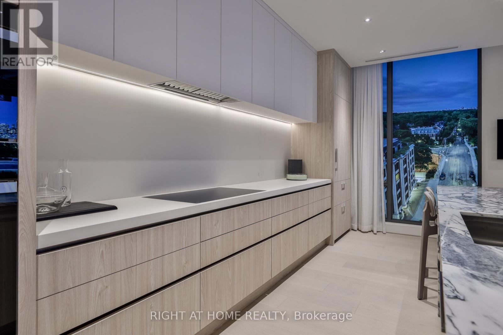 403 - 1 Roxborough Street W, Toronto, Ontario  M4W 2L4 - Photo 10 - C13024876