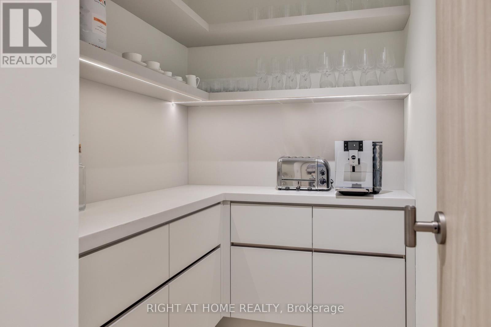 403 - 1 Roxborough Street W, Toronto, Ontario  M4W 2L4 - Photo 12 - C13024876