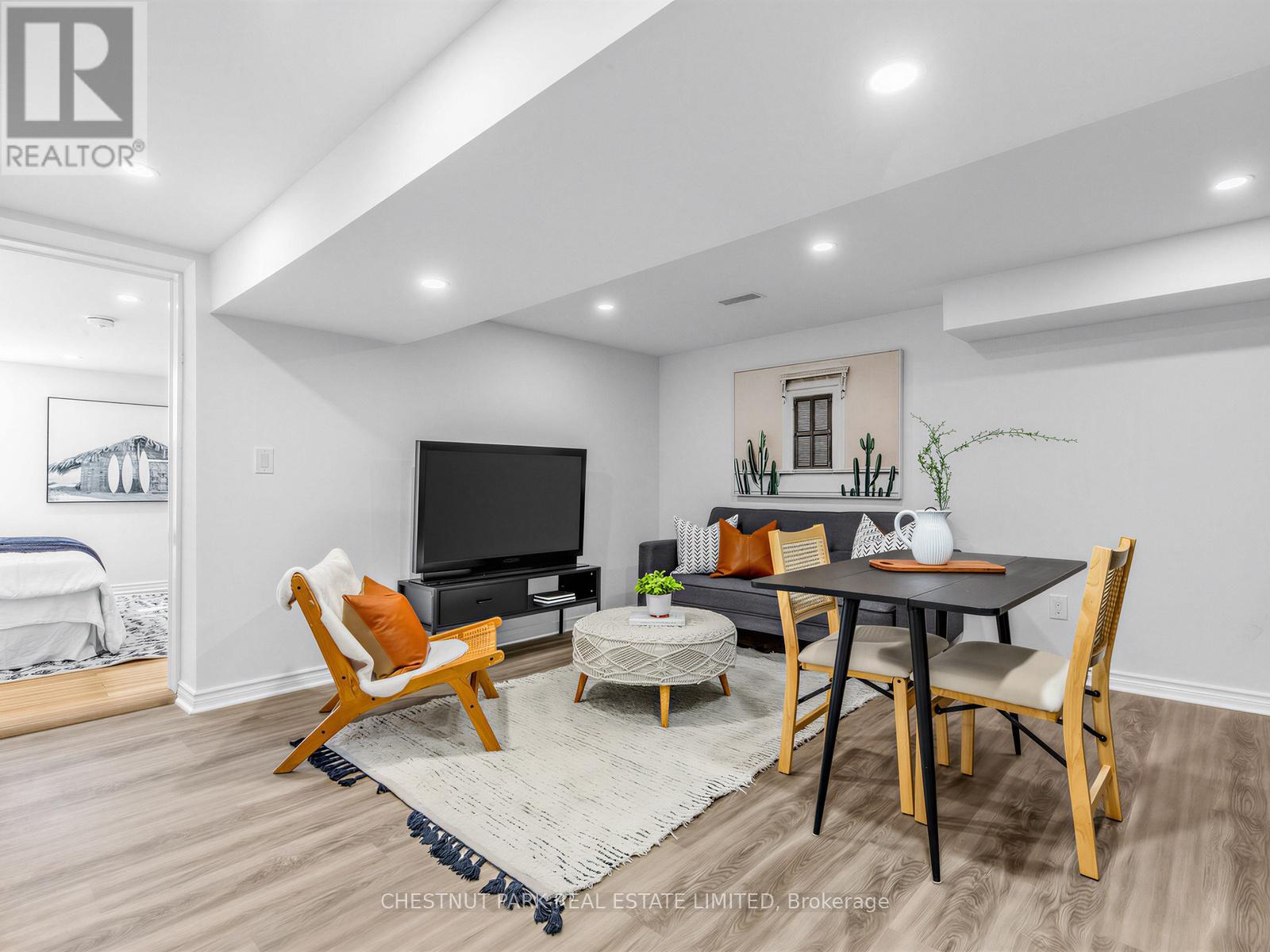 27 Amherst Avenue, Toronto, Ontario  M6E 1Z2 - Photo 17 - C13024906