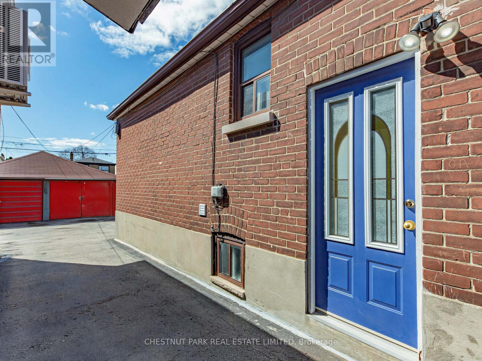 27 Amherst Avenue, Toronto, Ontario  M6E 1Z2 - Photo 23 - C13024906