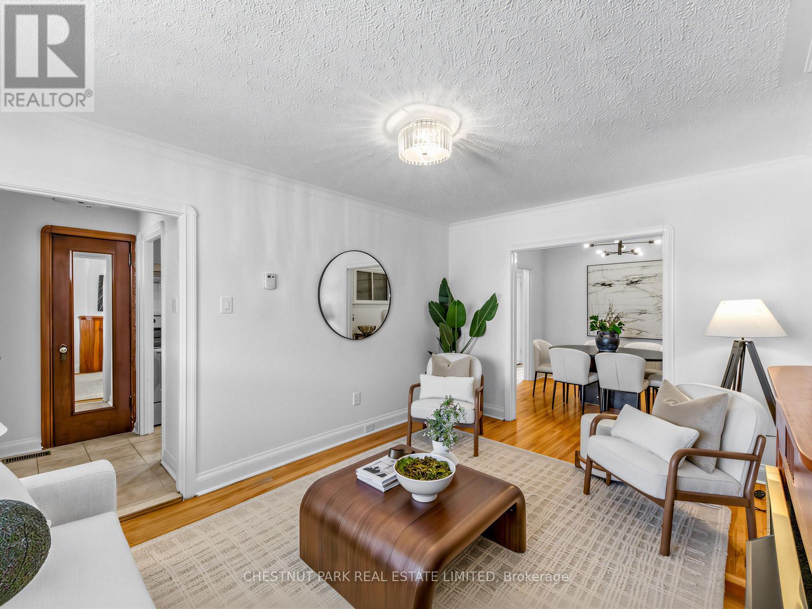 27 Amherst Avenue, Toronto, Ontario  M6E 1Z2 - Photo 4 - C13024906