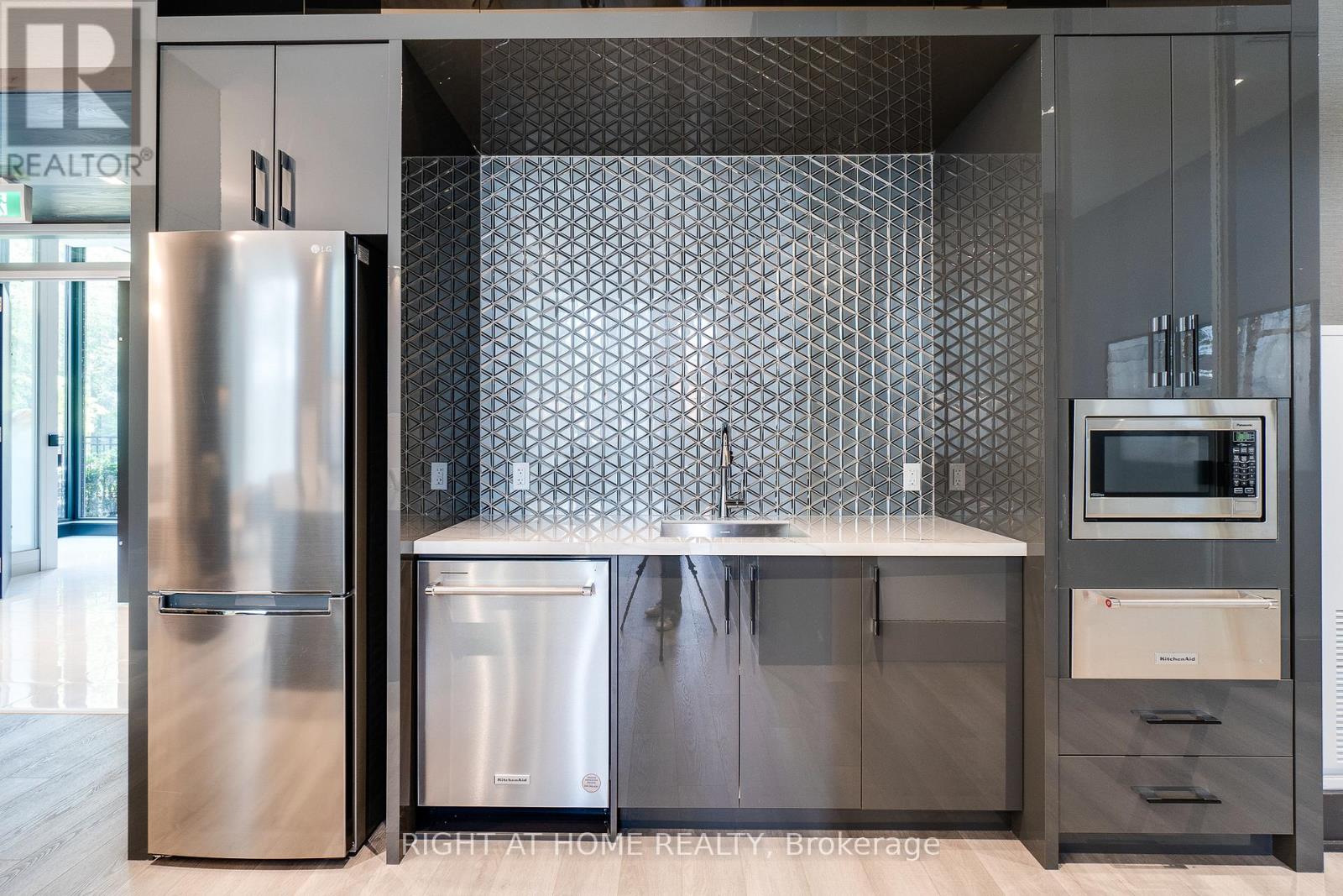 724 - 250 Lawrence Avenue W, Toronto, Ontario  M5M 1B1 - Photo 31 - C13024938