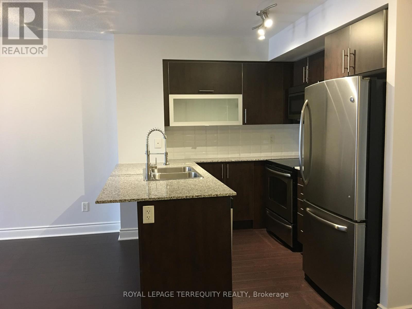 1806 - 28 Ted Rogers Way, Toronto, Ontario  M4Y 2J4 - Photo 7 - C13024960