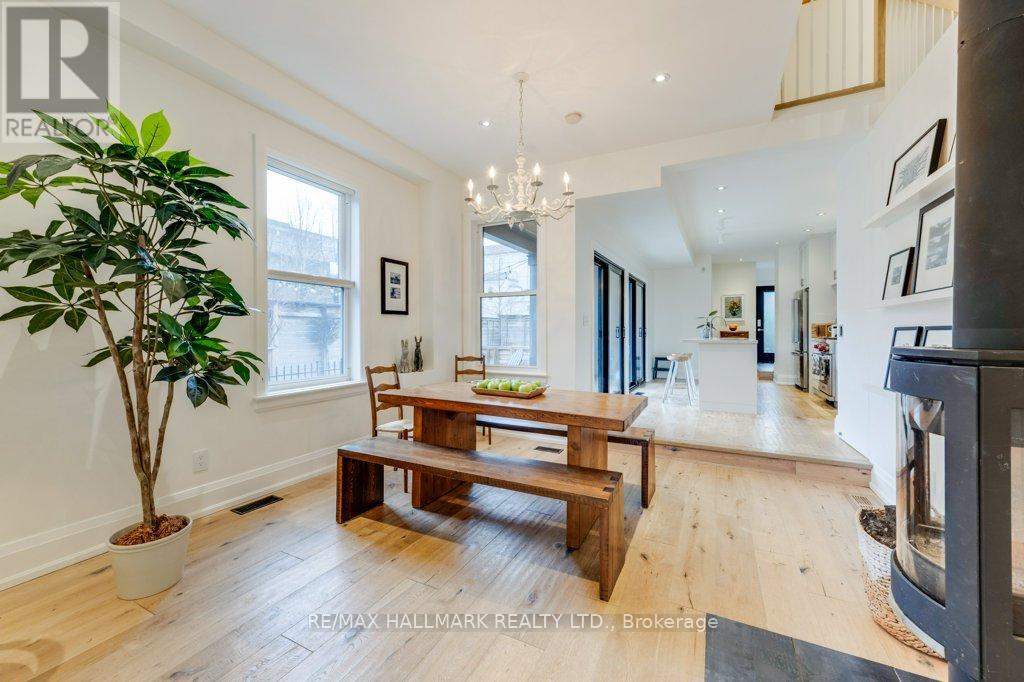 235 Boulton Avenue, Toronto, Ontario  M4M 2J8 - Photo 6 - E13024916