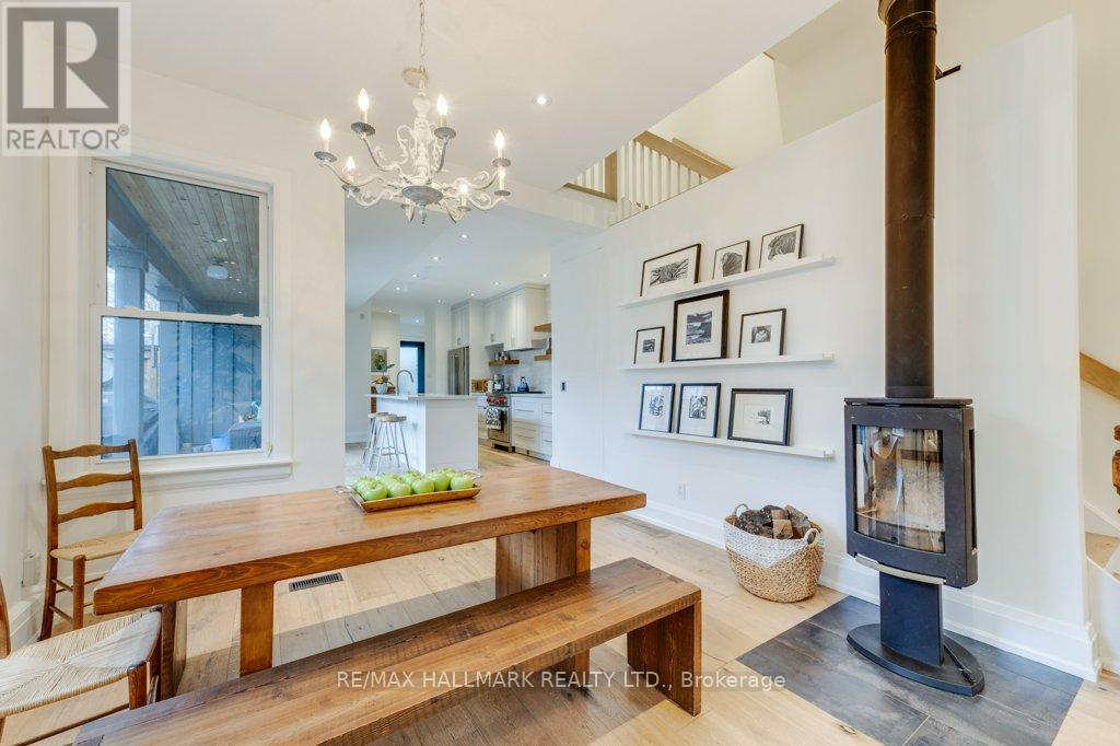 235 Boulton Avenue, Toronto, Ontario  M4M 2J8 - Photo 8 - E13024916