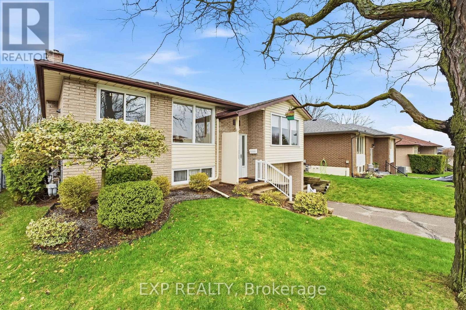 370 Hillcroft Street, Oshawa, Ontario  L1G 2M2 - Photo 3 - E13024924