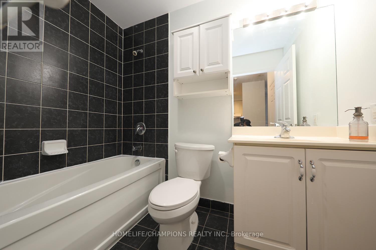 Ph15 - 8 Mondeo Drive, Toronto, Ontario  M1P 5C7 - Photo 5 - E13024936