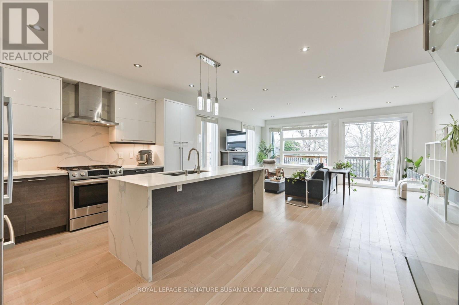 69 Holmstead Avenue, Toronto, Ontario  M4B 1T3 - Photo 14 - E13025010