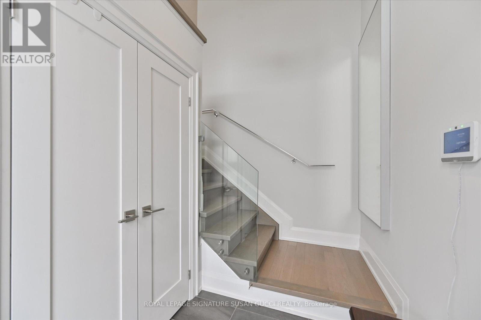 69 Holmstead Avenue, Toronto, Ontario  M4B 1T3 - Photo 4 - E13025010