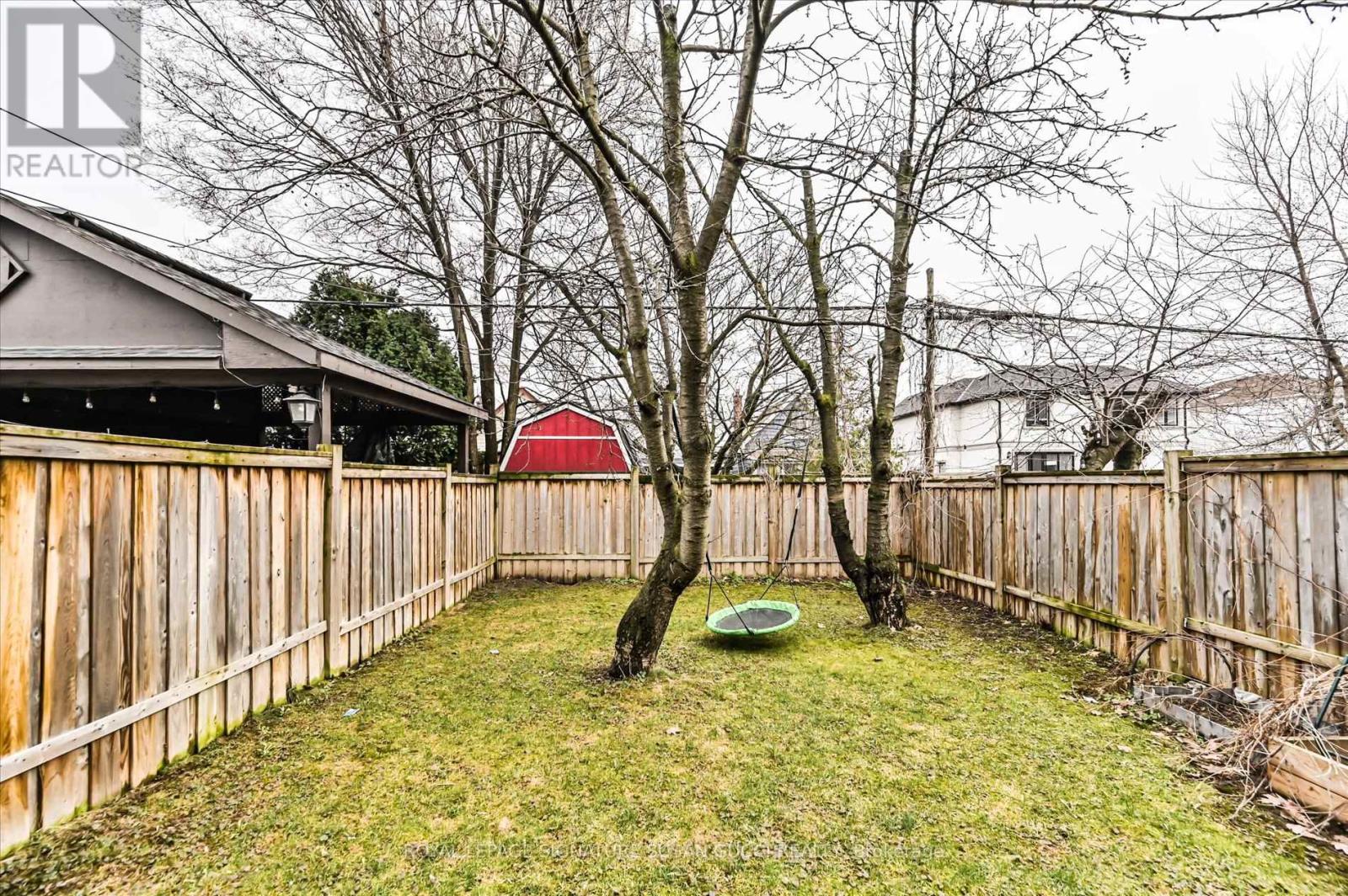 69 Holmstead Avenue, Toronto, Ontario  M4B 1T3 - Photo 48 - E13025010