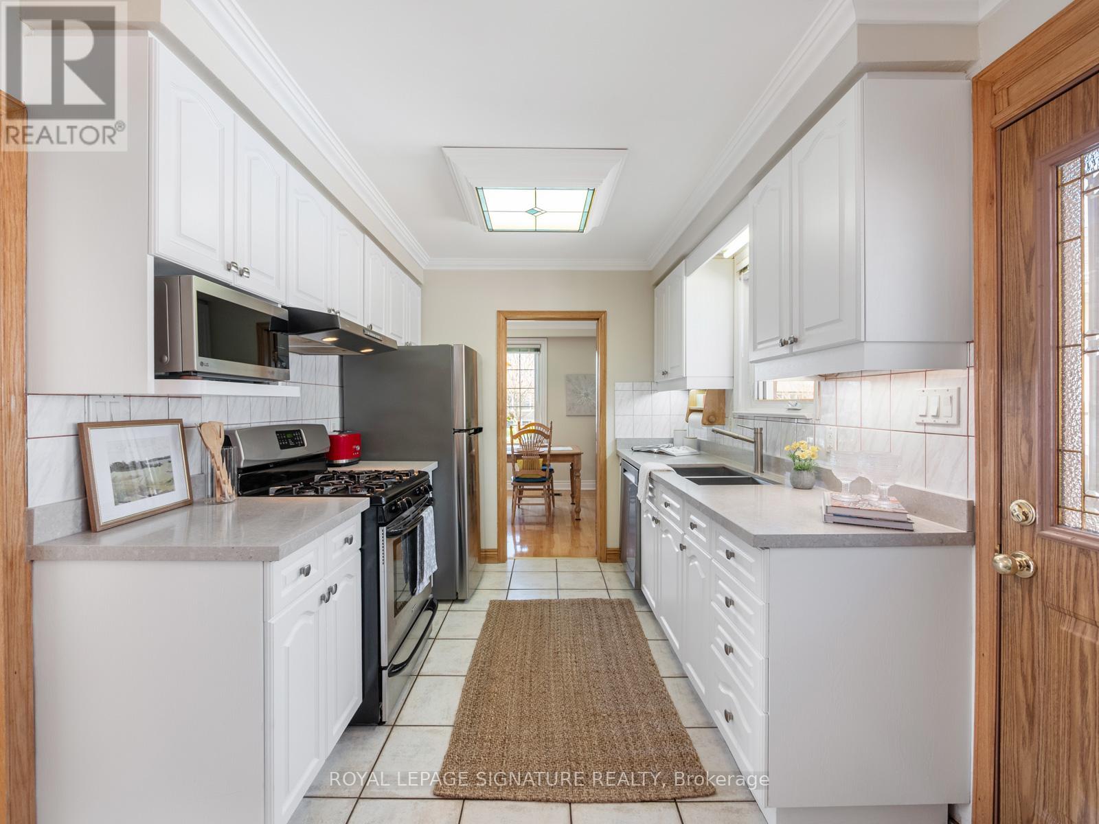 9 Wincrest Drive, Toronto, Ontario  M1P 4J3 - Photo 13 - E13025012