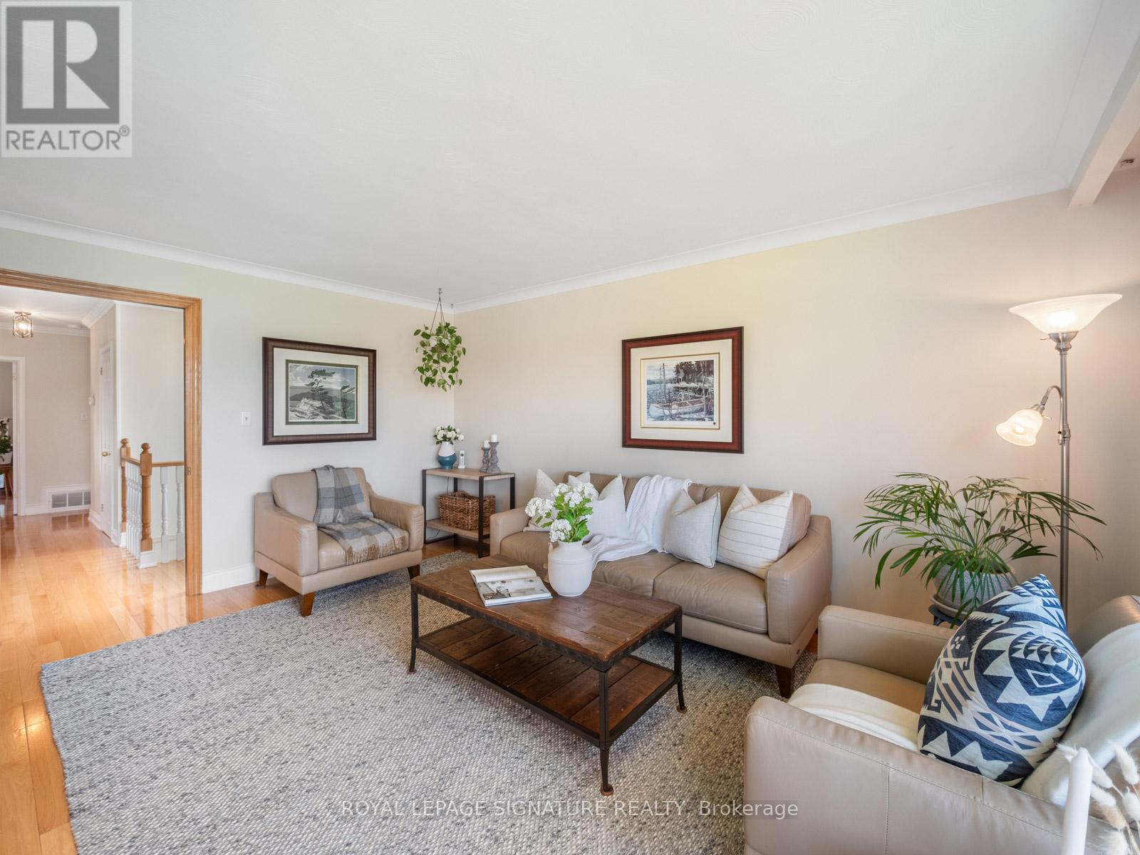 9 Wincrest Drive, Toronto, Ontario  M1P 4J3 - Photo 4 - E13025012