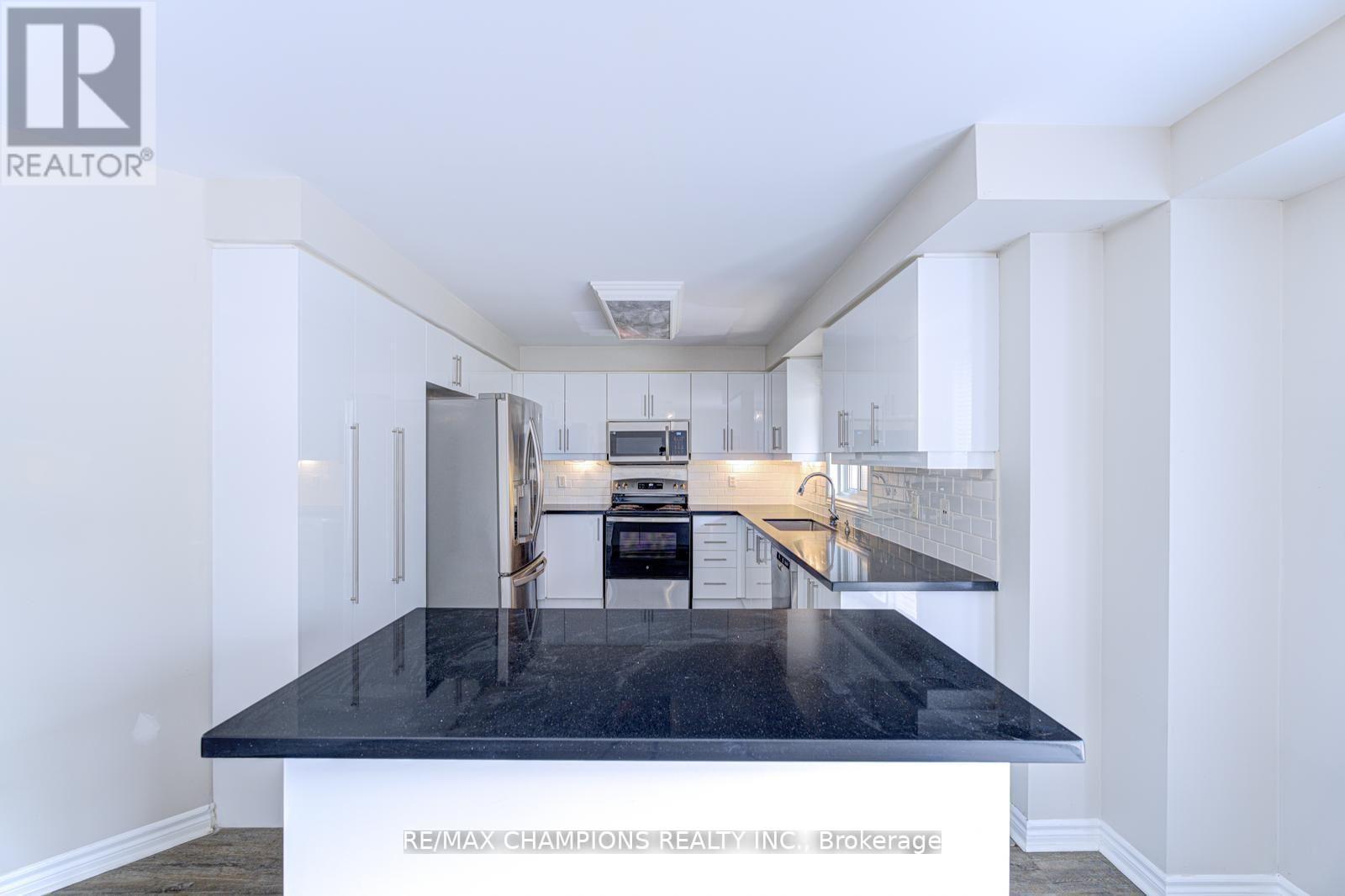 20 Bell Street, Barrie, Ontario  L4N 0J2 - Photo 10 - S13024880