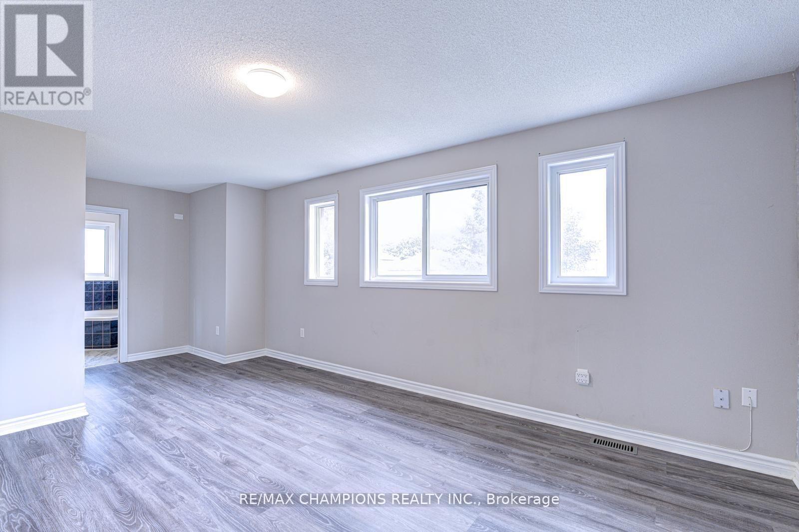 20 Bell Street, Barrie, Ontario  L4N 0J2 - Photo 34 - S13024880