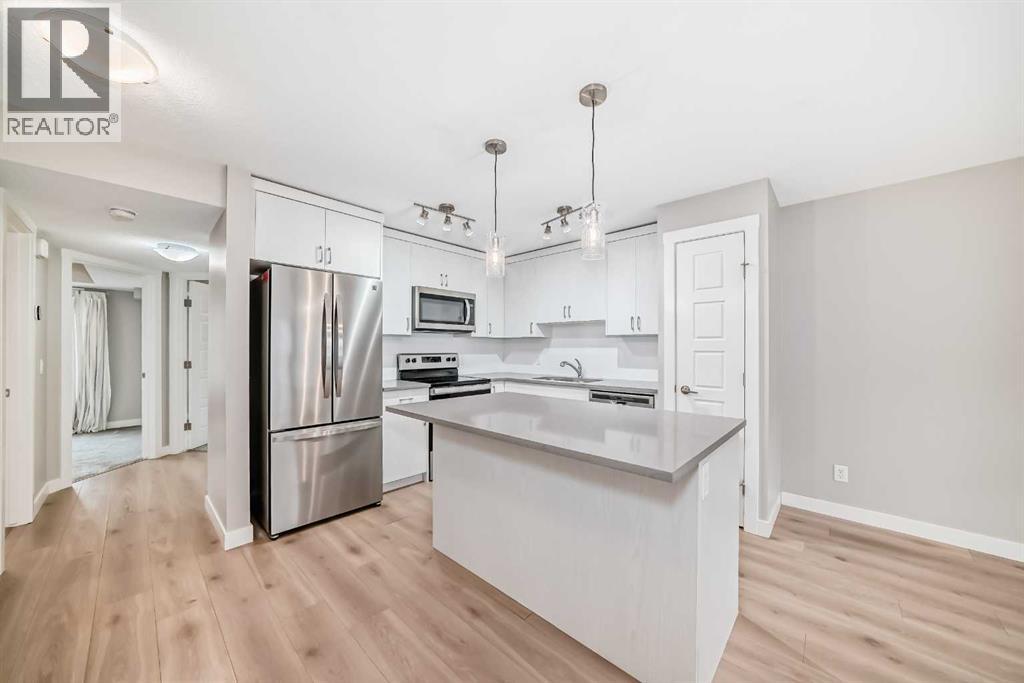 647 Cranbrook Walk SE, Calgary, Alberta  T3M 2V5 - Photo 7 - A2301049