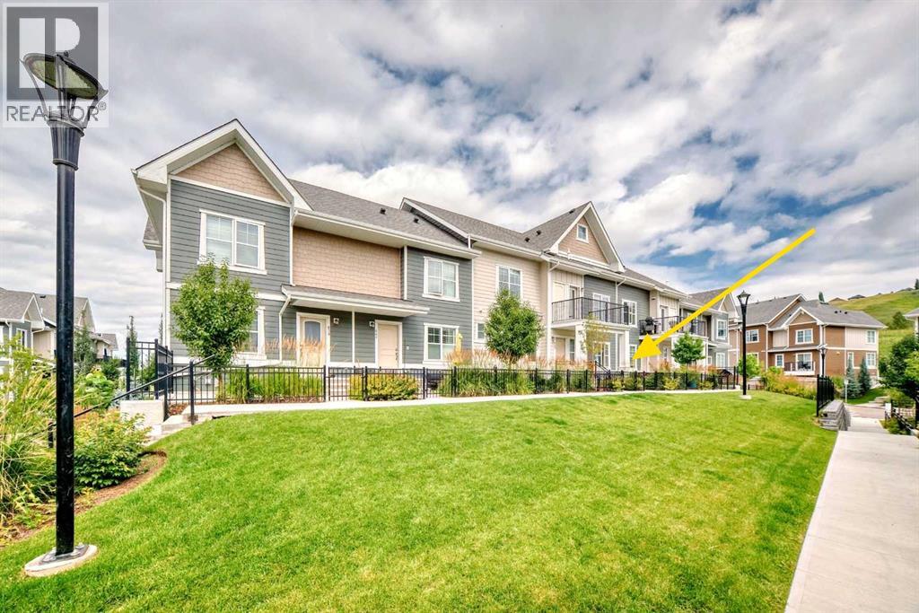 647 Cranbrook Walk SE, Calgary, Alberta  T3M 2V5 - Photo 3 - A2301049