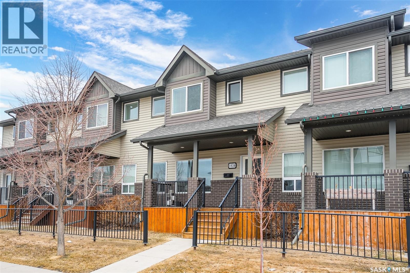 1036 Willowgrove Crescent, Saskatoon, Saskatchewan  S7W 0H7 - Photo 2 - SK033451