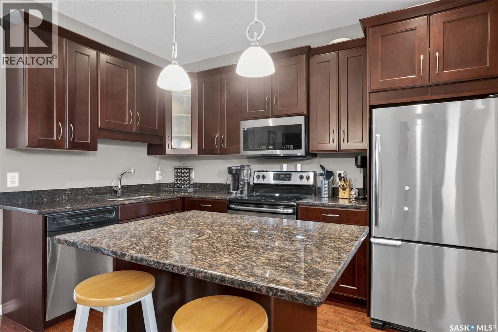 1036 Willowgrove Crescent, Saskatoon, Saskatchewan  S7W 0H7 - Photo 9 - SK033451