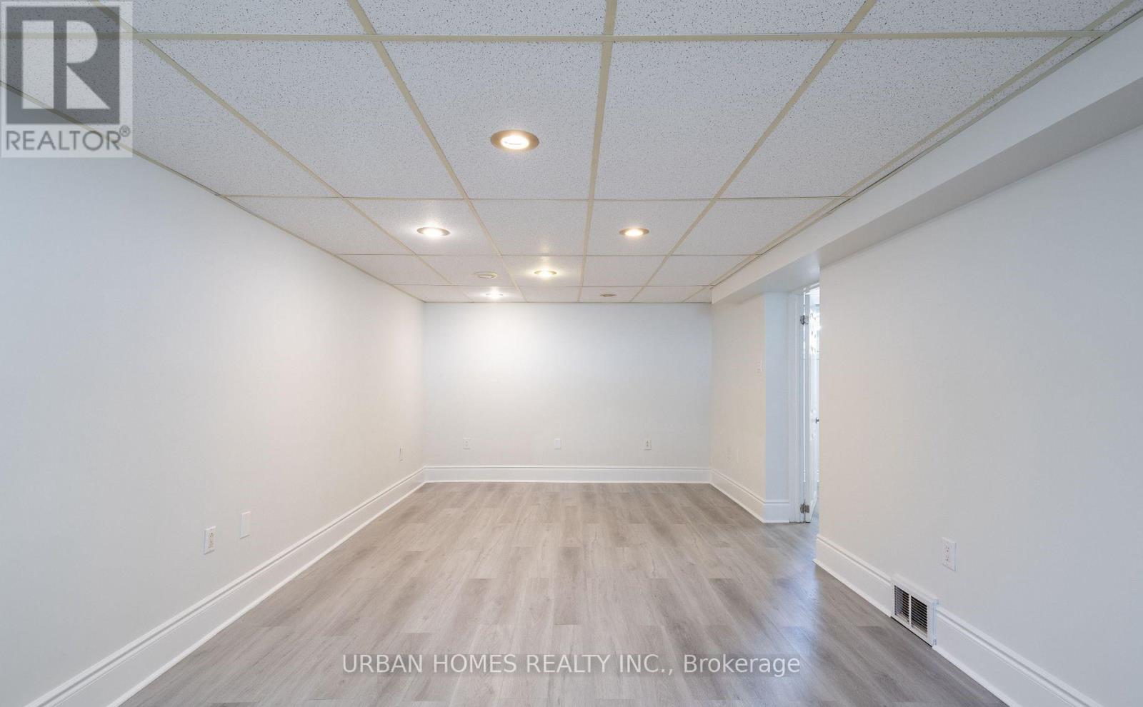 Lower - 322 Third Line, Oakville, Ontario  L6L 4A4 - Photo 8 - W13024904