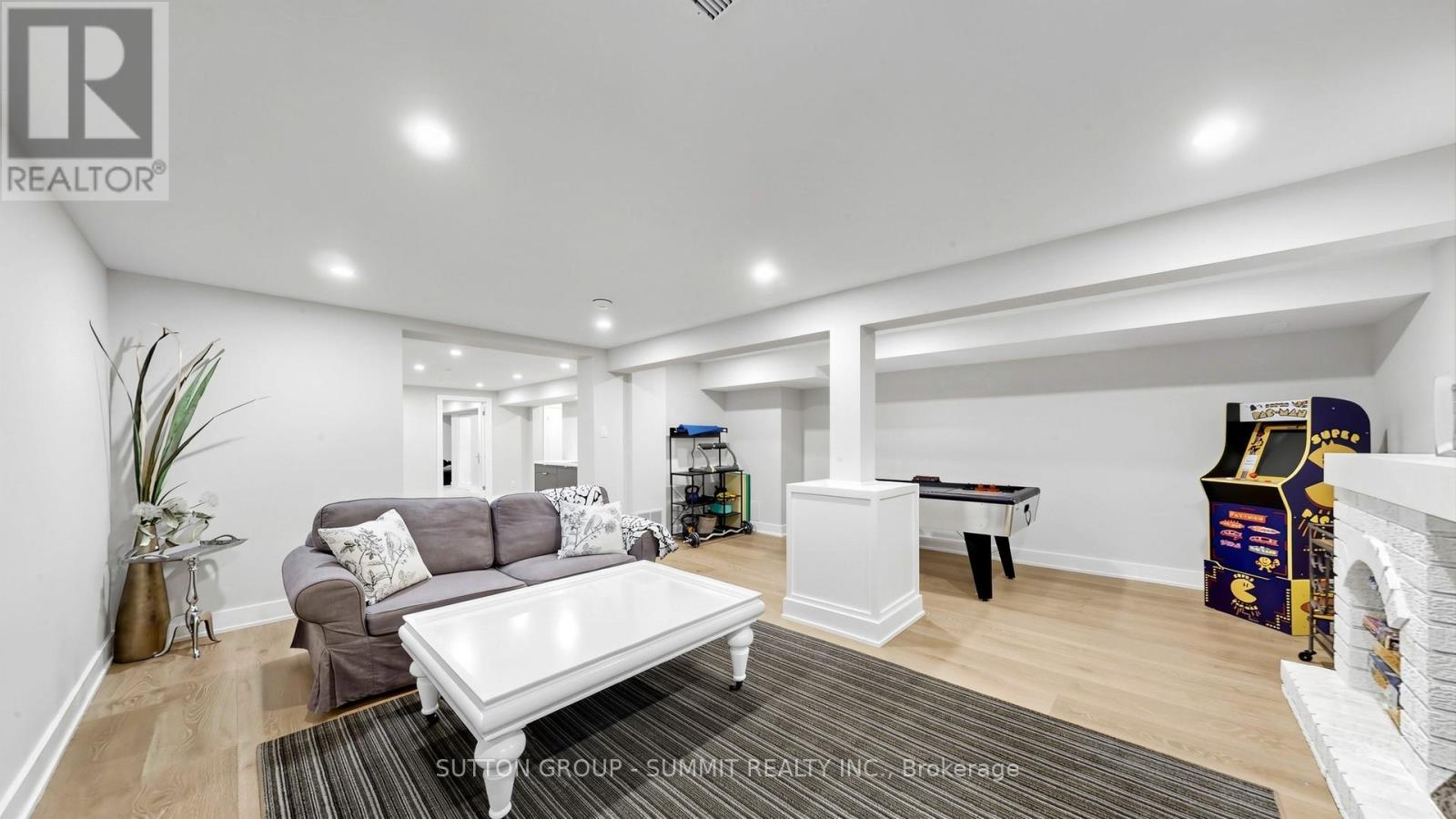 2427 Ravensthorpe Crescent, Mississauga, Ontario  L5C 2Y4 - Photo 37 - W13024918