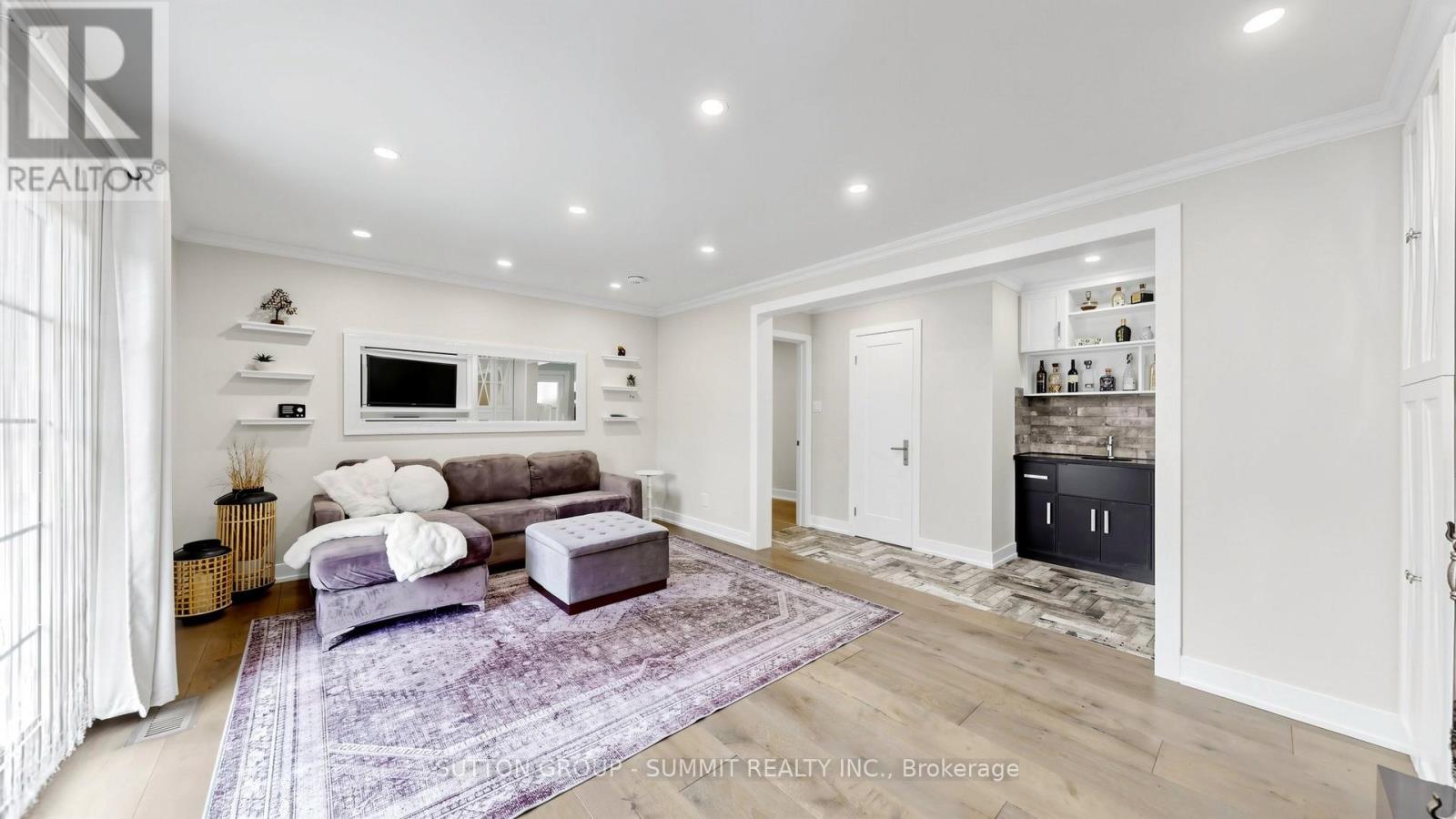 2427 Ravensthorpe Crescent, Mississauga, Ontario  L5C 2Y4 - Photo 7 - W13024918