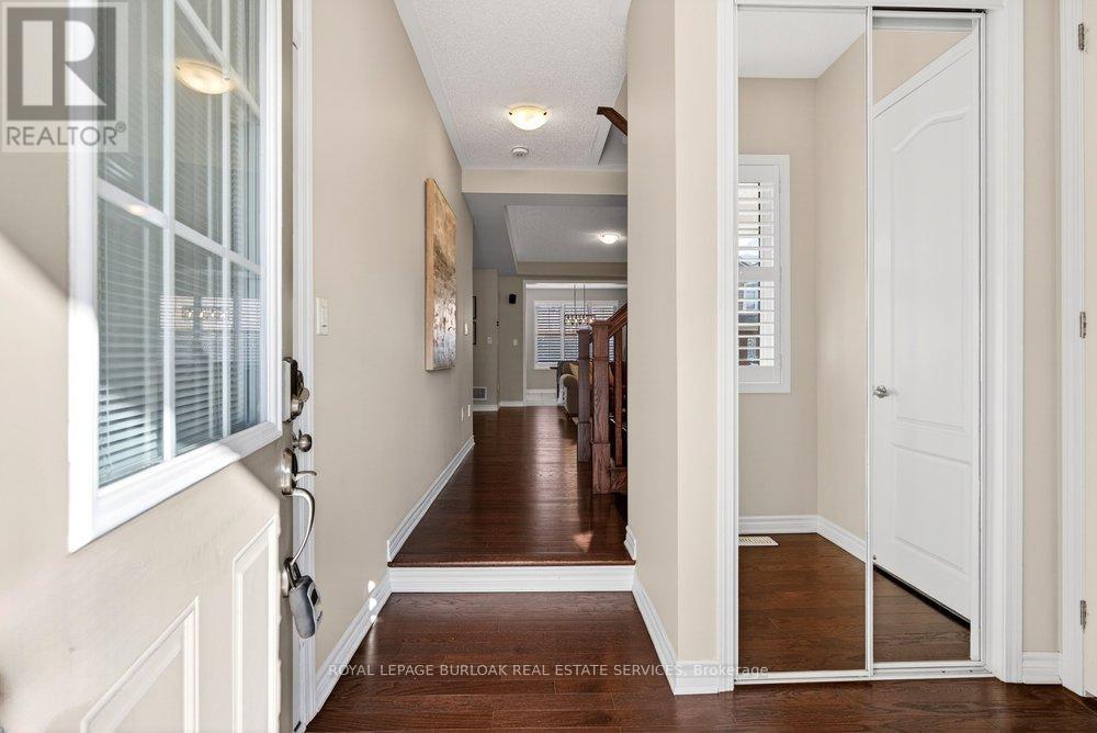 446 Grey Landing, Milton, Ontario  L9E 0B3 - Photo 4 - W13024922