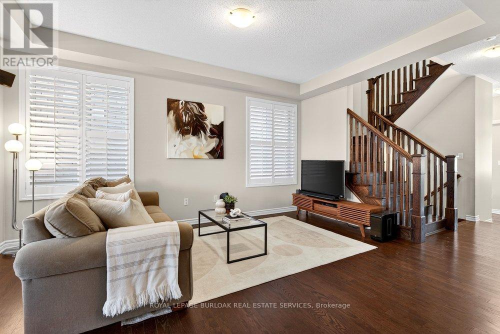 446 Grey Landing, Milton, Ontario  L9E 0B3 - Photo 8 - W13024922