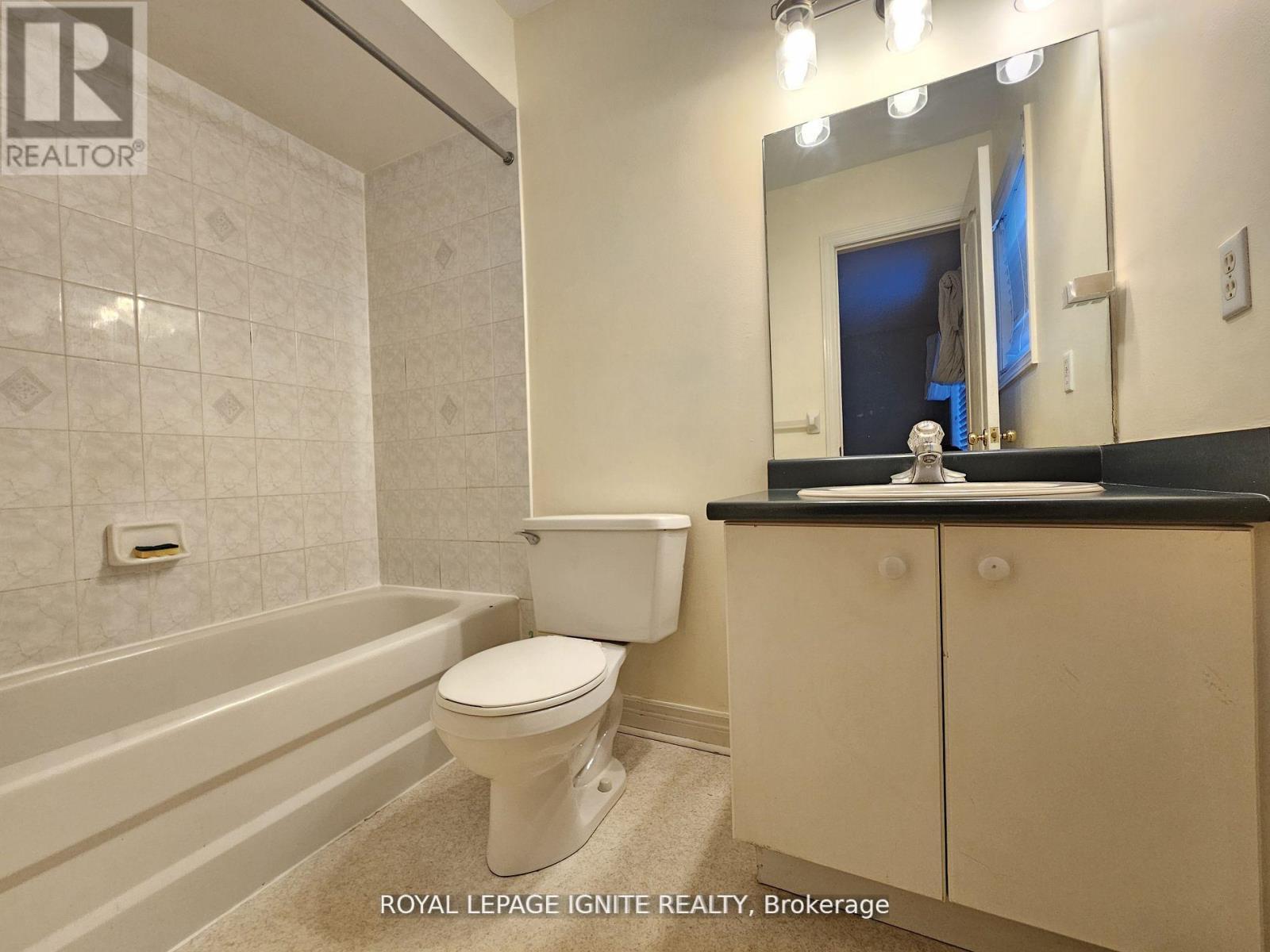 60 Pressed Brick Drive, Brampton, Ontario  L6V 4K3 - Photo 12 - W13024940