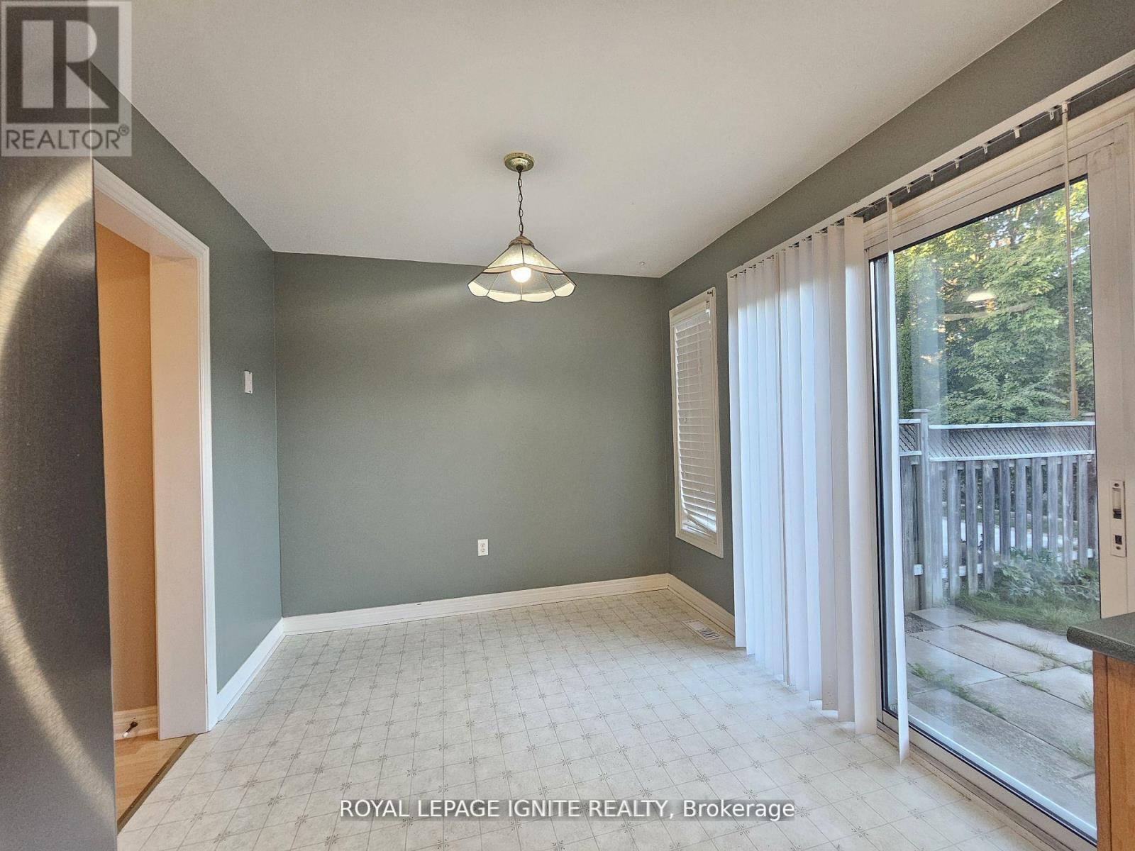 60 Pressed Brick Drive, Brampton, Ontario  L6V 4K3 - Photo 7 - W13024940