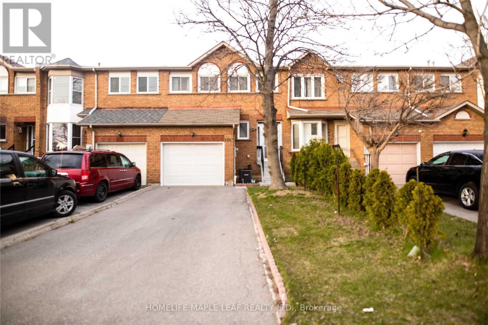 735 Constellation Drive, Mississauga, Ontario  L5R 2V7 - Photo 1 - W13024966
