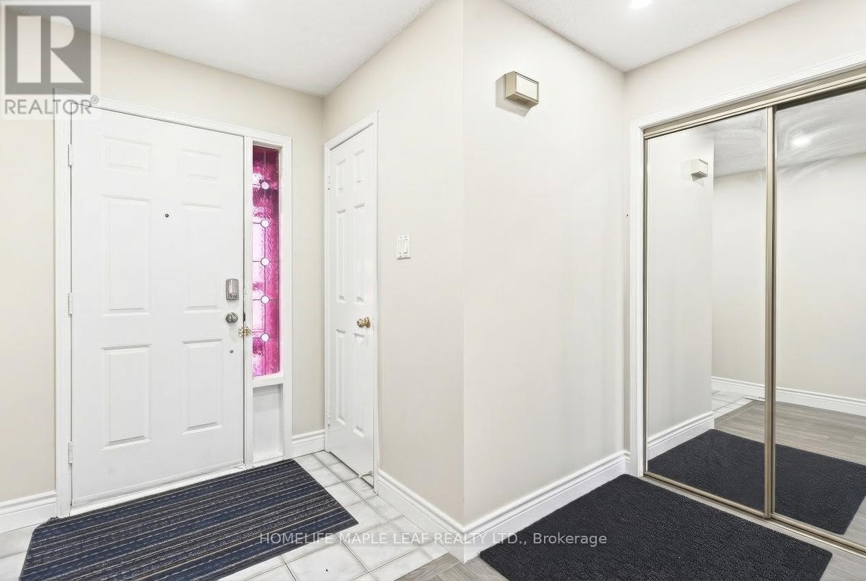 735 Constellation Drive, Mississauga, Ontario  L5R 2V7 - Photo 2 - W13024966