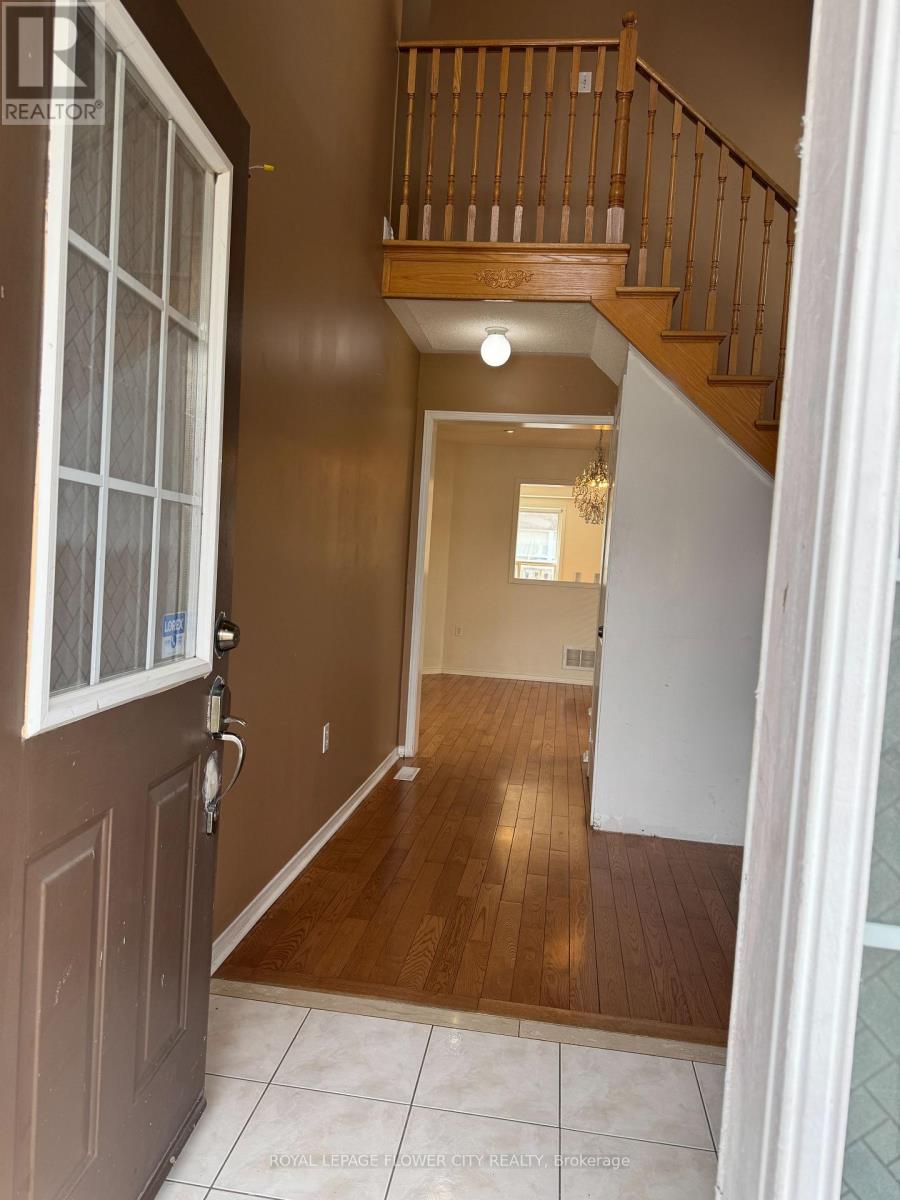 Upper - 58 Brentcliff Drive, Brampton, Ontario  L7A 2N2 - Photo 3 - W13024994