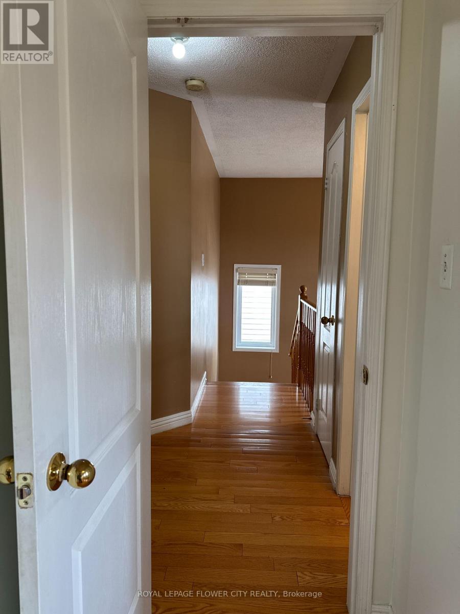 Upper - 58 Brentcliff Drive, Brampton, Ontario  L7A 2N2 - Photo 33 - W13024994