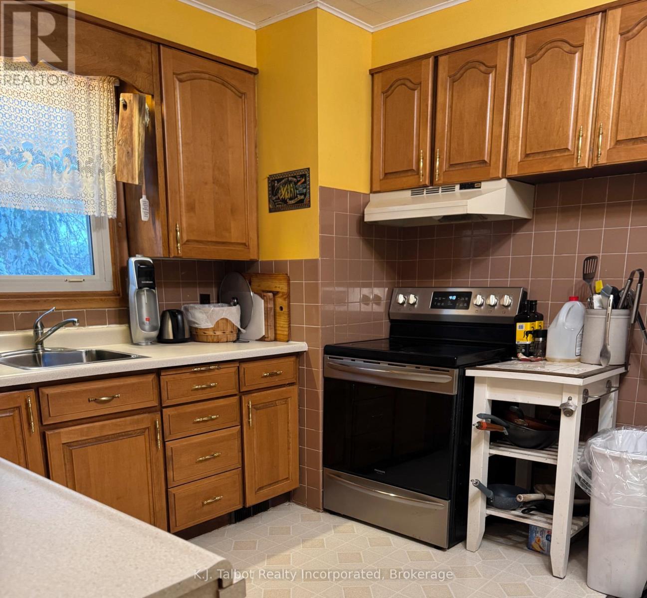 50 Mary Street N, Central Huron, Ontario  N0M 1L0 - Photo 11 - X12353840