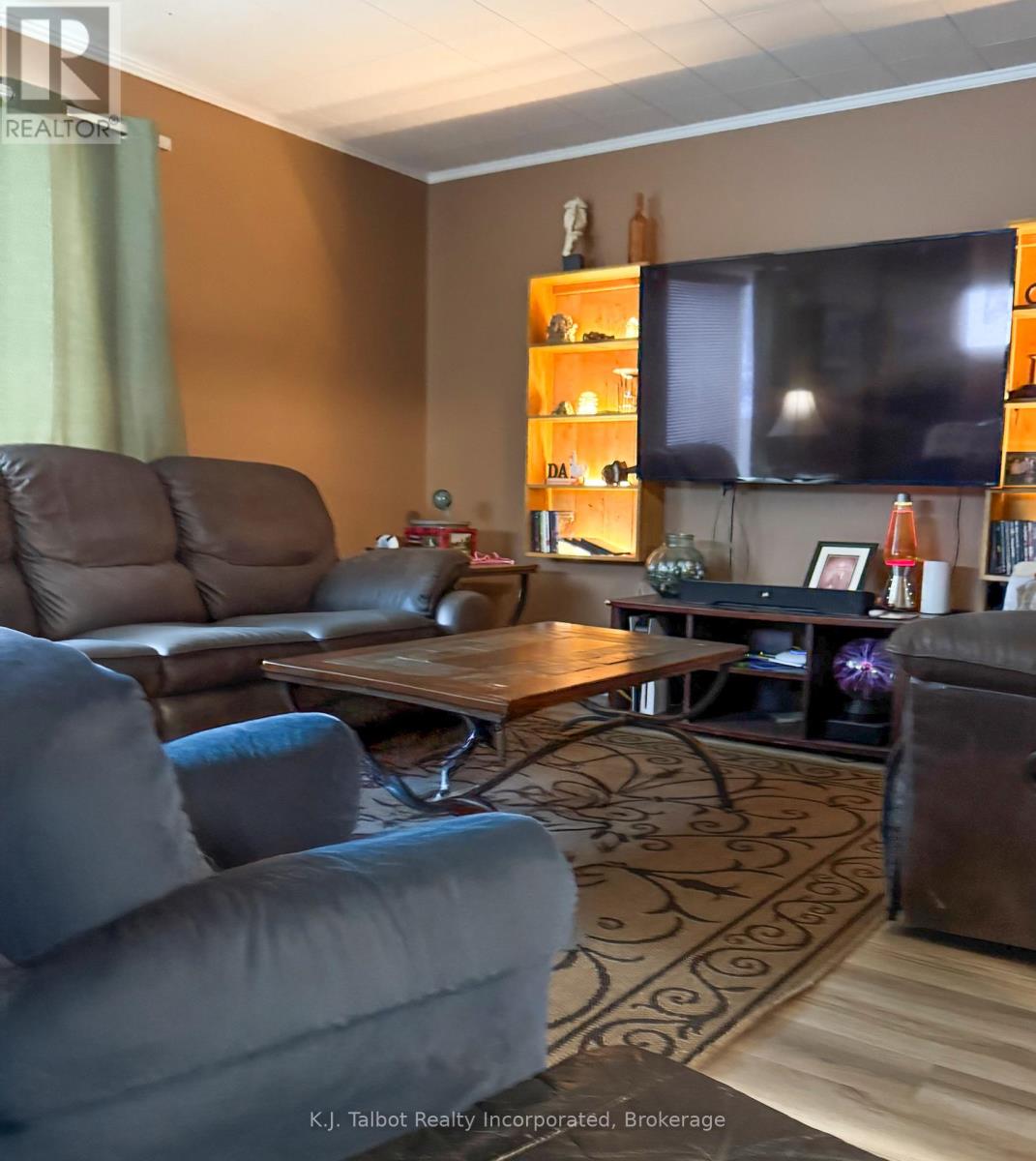 50 Mary Street N, Central Huron, Ontario  N0M 1L0 - Photo 7 - X12353840