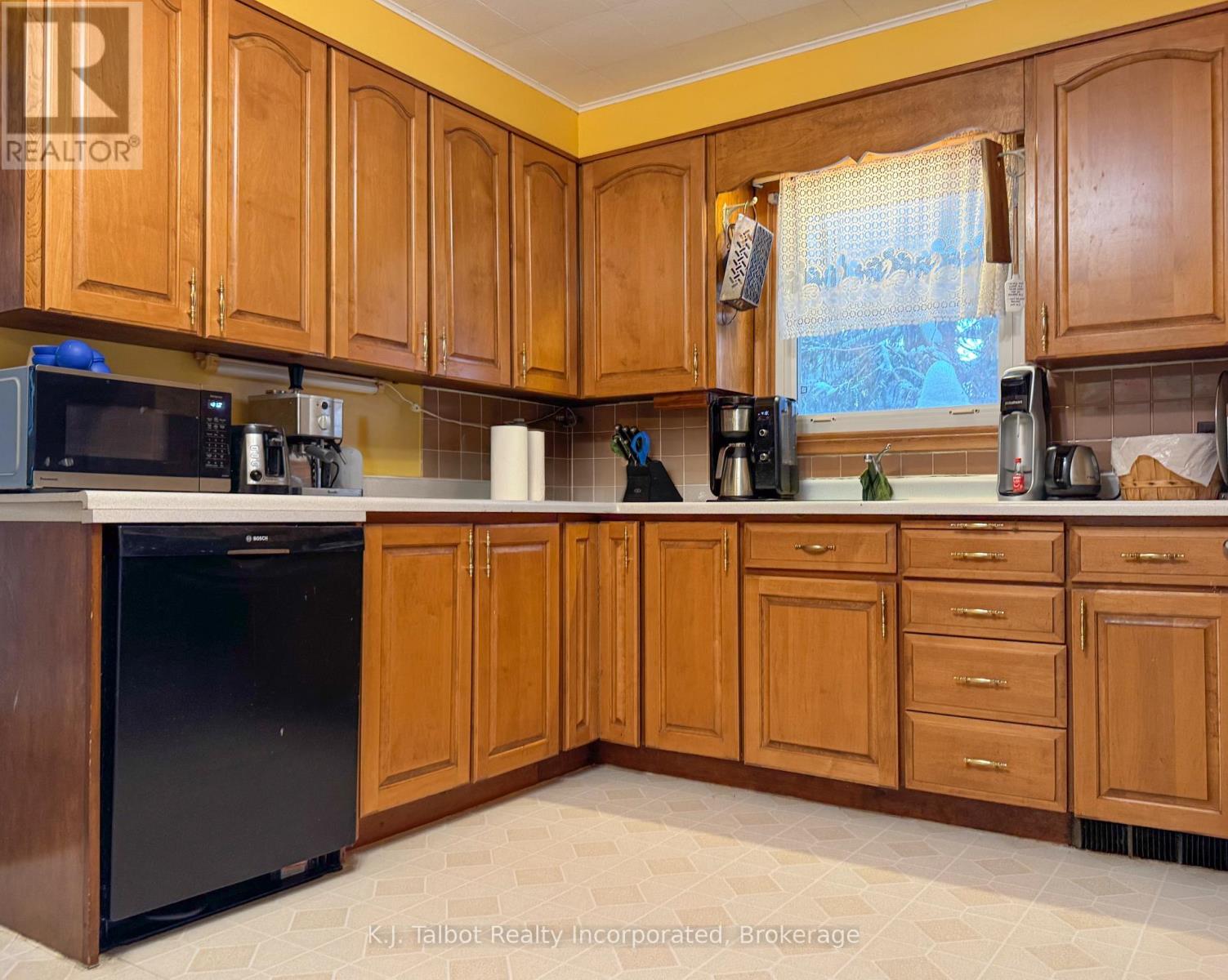 50 Mary Street N, Central Huron, Ontario  N0M 1L0 - Photo 9 - X12353840