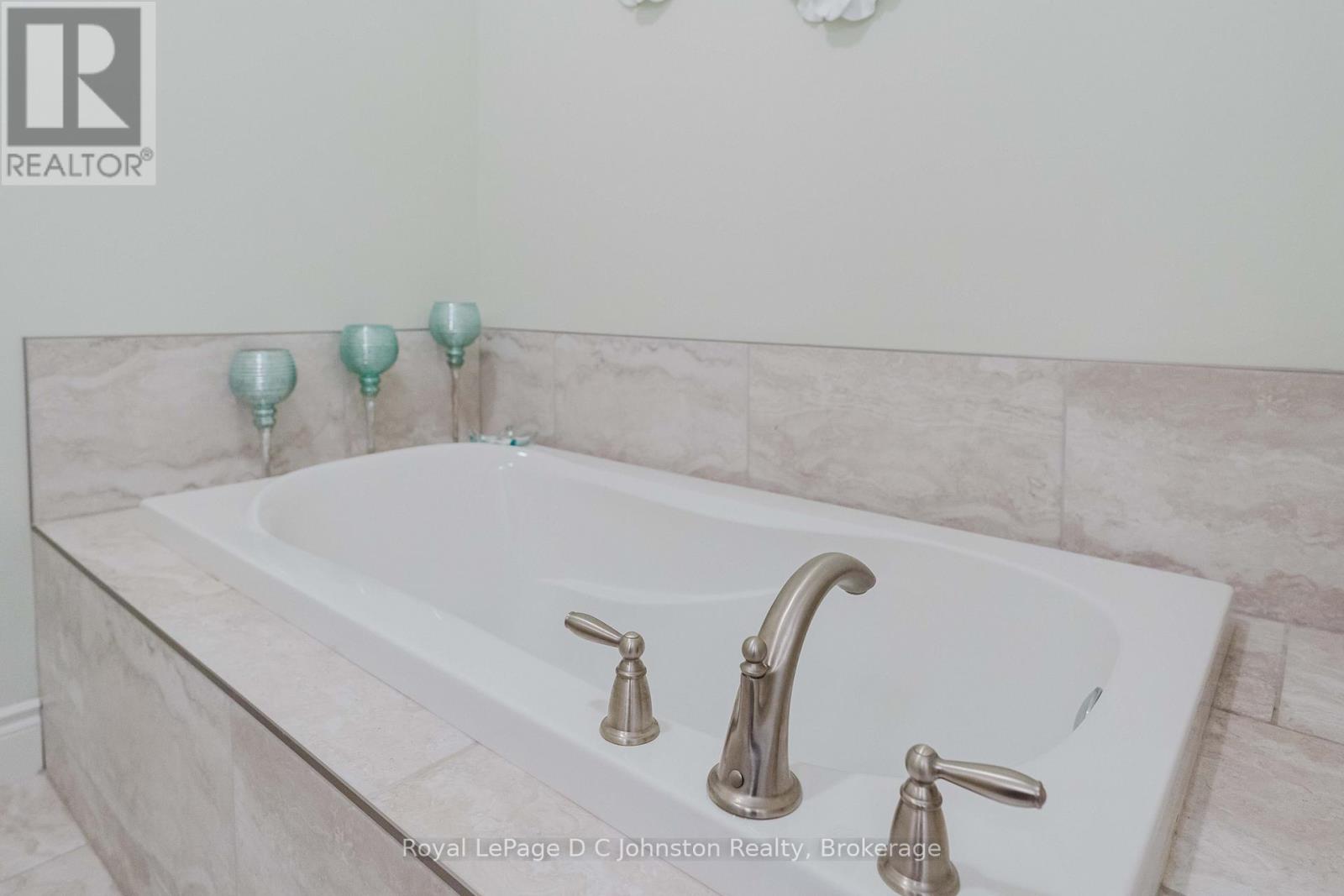 228 Grey Street S, Saugeen Shores, Ontario  N0H 2L0 - Photo 11 - X12808830