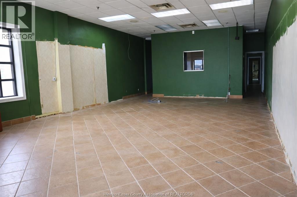 2040 Lauzon Road, Windsor, Ontario  N8T 2Z3 - Photo 4 - 26008746